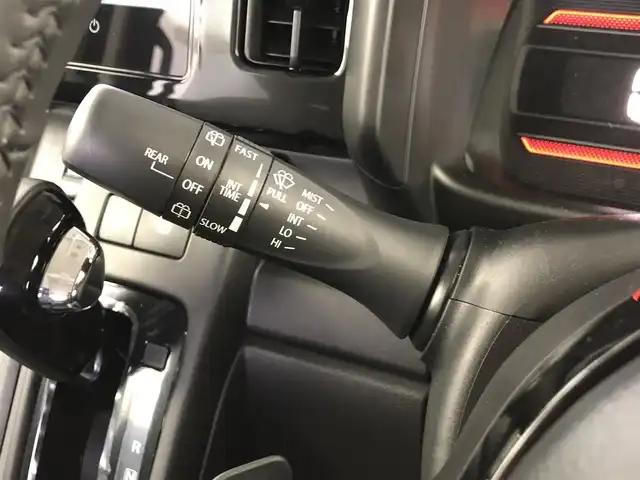 スズキ スペーシア ギア HYBRID XZターボ 愛知県 2024(令6)年 0.1万km クールカーキパールメタリック/ガンメタリック2トーン スズキセーフティサポート/　　・デュアルセンサーブレーキサポートII/　　・パーキングセンサー/　　・車線維持支援機能/　　・ふらつき警報機能/　　・アダプティブクルーズコントロール/　　・ヘッドアップディスプレイ/　　・ハイビームアシスト/メーカーオプション9インチ/　　・BT/フルセグ/全方位モニター/革巻きステアリング/パドルシフト/ステアリングヒーター/シートヒーター（前席）/純正トレーマット/両側パワースライドドア/ルーフレール/純正LEDヘッドライト/フォグランプ/純正14インチアルミホイール/取扱説明書/保証書/スペアキー