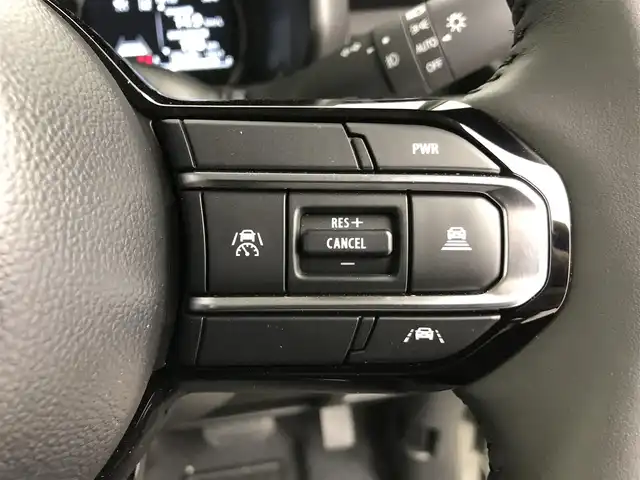スズキ スペーシア ギア HYBRID XZターボ 愛知県 2024(令6)年 0.1万km クールカーキパールメタリック/ガンメタリック2トーン スズキセーフティサポート/　　・デュアルセンサーブレーキサポートII/　　・パーキングセンサー/　　・車線維持支援機能/　　・ふらつき警報機能/　　・アダプティブクルーズコントロール/　　・ヘッドアップディスプレイ/　　・ハイビームアシスト/メーカーオプション9インチ/　　・BT/フルセグ/全方位モニター/革巻きステアリング/パドルシフト/ステアリングヒーター/シートヒーター（前席）/純正トレーマット/両側パワースライドドア/ルーフレール/純正LEDヘッドライト/フォグランプ/純正14インチアルミホイール/取扱説明書/保証書/スペアキー