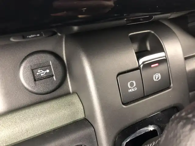 スズキ スペーシア ギア HYBRID XZターボ 愛知県 2024(令6)年 0.1万km クールカーキパールメタリック/ガンメタリック2トーン スズキセーフティサポート/　　・デュアルセンサーブレーキサポートII/　　・パーキングセンサー/　　・車線維持支援機能/　　・ふらつき警報機能/　　・アダプティブクルーズコントロール/　　・ヘッドアップディスプレイ/　　・ハイビームアシスト/メーカーオプション9インチ/　　・BT/フルセグ/全方位モニター/革巻きステアリング/パドルシフト/ステアリングヒーター/シートヒーター（前席）/純正トレーマット/両側パワースライドドア/ルーフレール/純正LEDヘッドライト/フォグランプ/純正14インチアルミホイール/取扱説明書/保証書/スペアキー