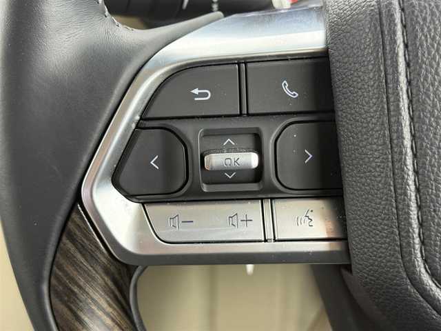 トヨタ ランドクルーザー ZX 愛知県 2024(令6)年 0.8万km プレシャスホワイトパール モデリスタエアロ（フロント、リア、フェンダーガーニッシュ）/12.3型JBL（ナビ、フルセグ、CD、DVD、Bluetooth、AppleCarplay）/サンルーフ/11.6型リアエンターテイメントシステム/BSM/クールBOX/ルーフレール/全方位カメラ/ベージュ本革シート/TZ前後ドラレコ（ZT-D201）/TZレーダー（TZ-R203L）/社外セキュリティ/100V電源/ETC2.0/ACC/電動格納サードシート/シートヒーター、エアシート/ハンドルヒーター/パワーシート（D+N)/パワーバックドア/衝突軽減ブレーキ/レーンキープアシスト/オートハイビーム/オートライト/LEDヘッドライト/純正20インチAW/純正フロアマット/フォグライト/USB/スマートキー/三点エアバック/ISOFIX/横滑り防止装置