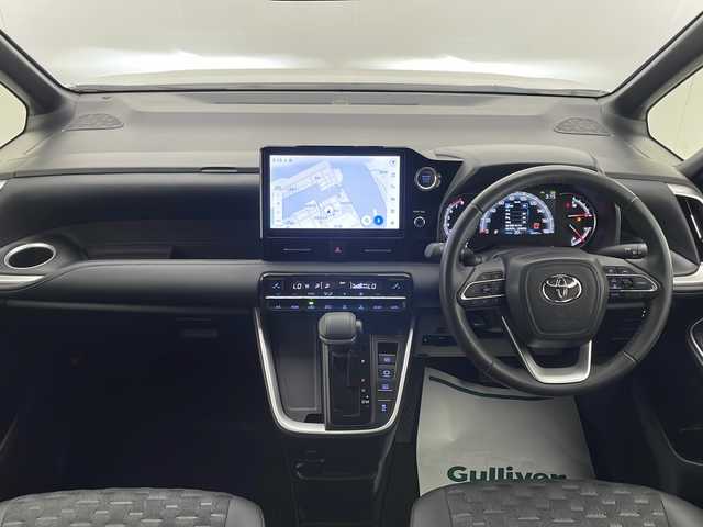 トヨタ ヴォクシー S－Z 宮崎県 2022(令4)年 3.7万km ホワイトパールクリスタルシャイン Toyota Safety Sense/〇プリクラシュセーフティ/〇レーンディパーチャーアラート/〇プロアクティブドライビングアシスト/〇パーキングサポートブレーキ/〇ロードサインアシスト/〇オートマチックハイビーム/〇レーダークルーズコントロール/〇クリアランスソナー/〇発進遅れ告知/純正10.5インチナビ/フルセグTV/CD/DVD/Bluetooth/バックカメラ/純正14インチ後席ディスプレイ（V14T-R72R）/両側パワースライドドア/ハーフレザーシート/シートヒーター/LEDヘッドライト/ビルトインETC2.0/純正17インチAW/純正フロアマット/保証書/取扱説明書