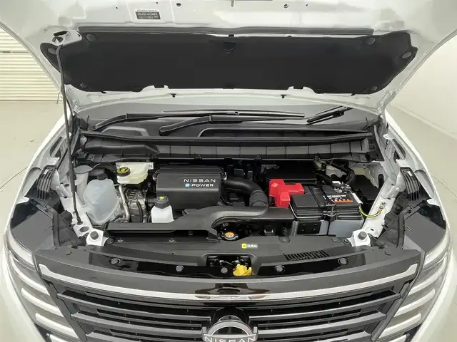 日産 セレナ e－パワー ハイウェイスター V 茨城県 2025(令7)年 0.1千km プリズムホワイト 純正ナビ/フルセグ視聴可/インテリジェンスミラー/ドラレコ/ETC2.0/Bluetooth接続/USB端子/HDMI端子/プロパイロット/全方位カメラ/追従クルコン/純正AW/BSM