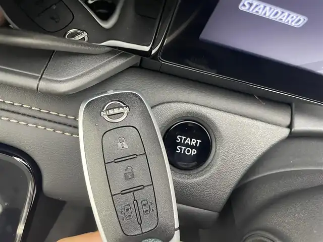日産 セレナ e－パワー ハイウェイスター V 茨城県 2025(令7)年 0.1千km プリズムホワイト 純正ナビ/フルセグ視聴可/インテリジェンスミラー/ドラレコ/ETC2.0/Bluetooth接続/USB端子/HDMI端子/プロパイロット/全方位カメラ/追従クルコン/純正AW/BSM