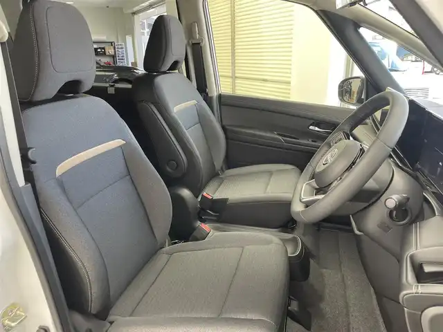 日産 セレナ e－パワー ハイウェイスター V 茨城県 2025(令7)年 0.1千km プリズムホワイト 純正ナビ/フルセグ視聴可/インテリジェンスミラー/ドラレコ/ETC2.0/Bluetooth接続/USB端子/HDMI端子/プロパイロット/全方位カメラ/追従クルコン/純正AW/BSM