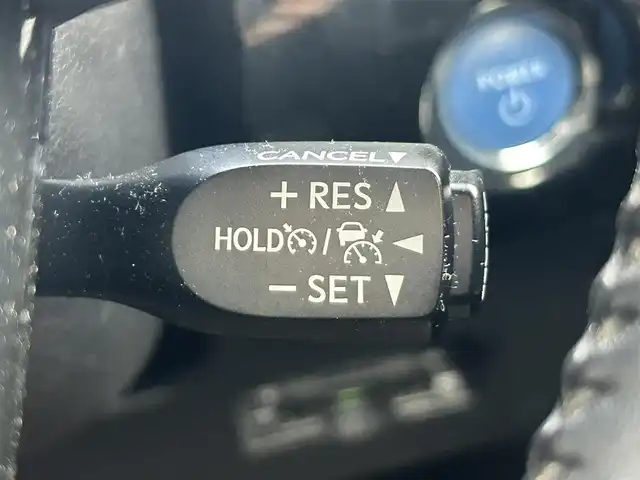 トヨタ プリウス S 静岡県 2020(令2)年 6.5万km シルバーM 後期型/トヨタセーフティセンス/AC100V/１５００Ｗ給電/レーダークルーズ/純正ＳＤナビ/ＢＴオーディオ/バックカメラ/ワンセグＴＶ/ＣＤ再生/ビルトインＥＴＣ/純正フロアマット/ＬＴＡ/クリアランスソナー/ＯＰスペアタイヤ