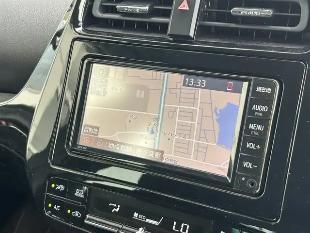 トヨタ プリウス S 静岡県 2020(令2)年 6.5万km シルバーM 後期型/トヨタセーフティセンス/AC100V/１５００Ｗ給電/レーダークルーズ/純正ＳＤナビ/ＢＴオーディオ/バックカメラ/ワンセグＴＶ/ＣＤ再生/ビルトインＥＴＣ/純正フロアマット/ＬＴＡ/クリアランスソナー/ＯＰスペアタイヤ