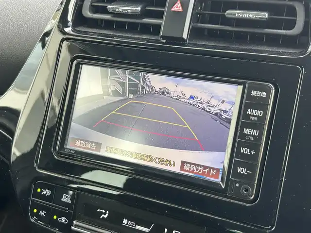 トヨタ プリウス S 静岡県 2020(令2)年 6.5万km シルバーM 後期型/トヨタセーフティセンス/AC100V/１５００Ｗ給電/レーダークルーズ/純正ＳＤナビ/ＢＴオーディオ/バックカメラ/ワンセグＴＶ/ＣＤ再生/ビルトインＥＴＣ/純正フロアマット/ＬＴＡ/クリアランスソナー/ＯＰスペアタイヤ