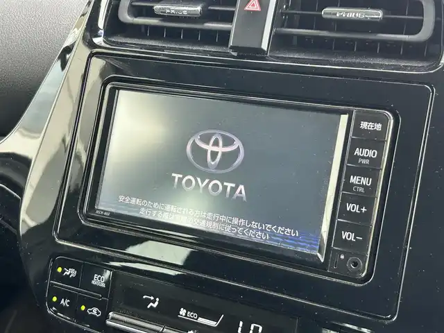 トヨタ プリウス S 静岡県 2020(令2)年 6.5万km シルバーM 後期型/トヨタセーフティセンス/AC100V/１５００Ｗ給電/レーダークルーズ/純正ＳＤナビ/ＢＴオーディオ/バックカメラ/ワンセグＴＶ/ＣＤ再生/ビルトインＥＴＣ/純正フロアマット/ＬＴＡ/クリアランスソナー/ＯＰスペアタイヤ