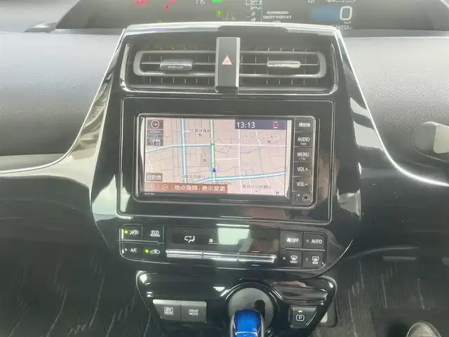 トヨタ プリウス S 島根県 2020(令2)年 6.5万km シルバーM 後期型　/純正ナビ・ＴＶ　/Ｂｌｕｅｔｏｏｔｈ　/バックカメラ　/ビルトインＥＴＣ　/クルーズコントール　/オートライト/ハイビーム　/衝突軽減ブレーキ　/レーンアシスト　/スマートキー/プッシュスタート　/純正フロアマット