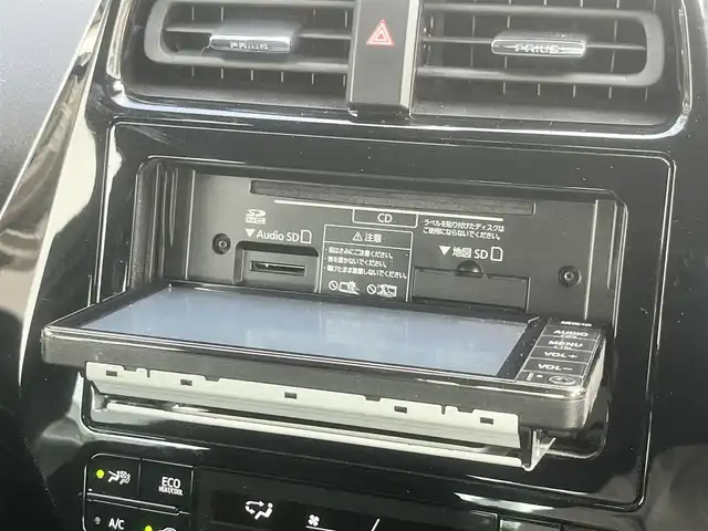 トヨタ プリウス S 島根県 2020(令2)年 6.5万km シルバーM 後期型　/純正ナビ・ＴＶ　/Ｂｌｕｅｔｏｏｔｈ　/バックカメラ　/ビルトインＥＴＣ　/クルーズコントール　/オートライト/ハイビーム　/衝突軽減ブレーキ　/レーンアシスト　/スマートキー/プッシュスタート　/純正フロアマット