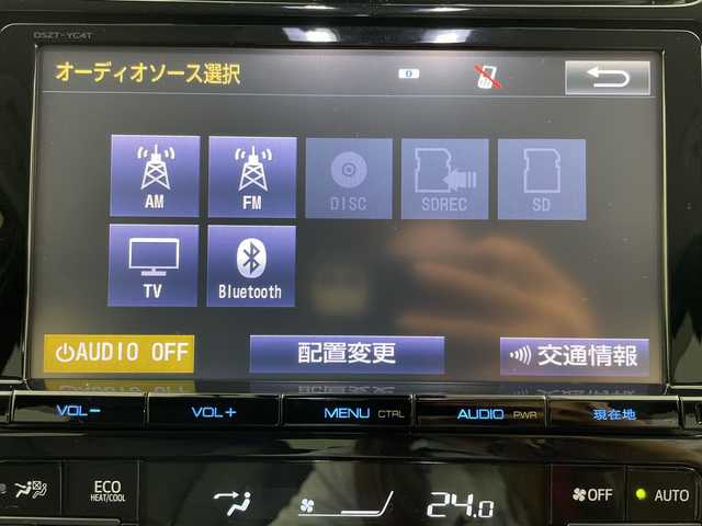 トヨタ プリウス S ツーリングセレクション 岐阜県 2017(平29)年 5.7万km ホワイトパールクリスタルシャイン 純正9インチSDナビ（DSZT-YC4T)/フルセグ/BT/DVD/バックカメラ/ビルトインETC/純正ドライブレコーダー/プリクラッシュセーフティ/レーダークルーズコントロール/レーンディパーチャーアラート/合皮シート/前席シートヒーター/LEDオートライト/フォグランプ/純正フロアマット/サイドバイザー/純正17インチAW/保証書/取扱説明書/スペアキー/スマートキー
