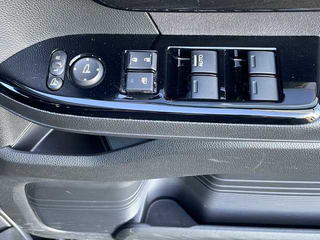 ホンダ Ｎ ＢＯＸ カスタム G L ホンダセンシング 道東・釧路十勝 2018(平30)年 8.8万km クリスタルブラックパール 禁煙車/4WD/ホンダセンシング/クルーズコントロール/レーンキープアシスト/コーナーセンサー/純正ナビ/（Bluetooth/CD/DVD/フルセグ)/バックカメラ/LEDオートライト/オートマチックハイビーム/フォグランプ/DN席シートヒーター/ステアリングスイッチ/ビルトインETC/純正AW/純正フロアマット/電動格納ウィンカーミラー/スマートキー/ドアバイザー