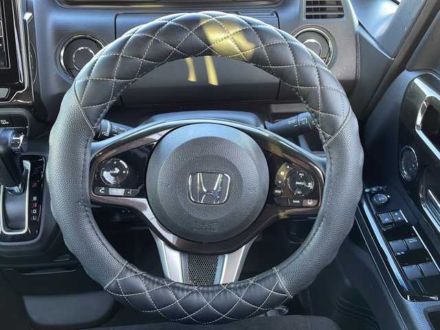 ホンダ Ｎ ＢＯＸ カスタム G L ホンダセンシング 道東・釧路十勝 2018(平30)年 8.8万km クリスタルブラックパール 禁煙車/4WD/ホンダセンシング/クルーズコントロール/レーンキープアシスト/コーナーセンサー/純正ナビ/（Bluetooth/CD/DVD/フルセグ)/バックカメラ/LEDオートライト/オートマチックハイビーム/フォグランプ/DN席シートヒーター/ステアリングスイッチ/ビルトインETC/純正AW/純正フロアマット/電動格納ウィンカーミラー/スマートキー/ドアバイザー