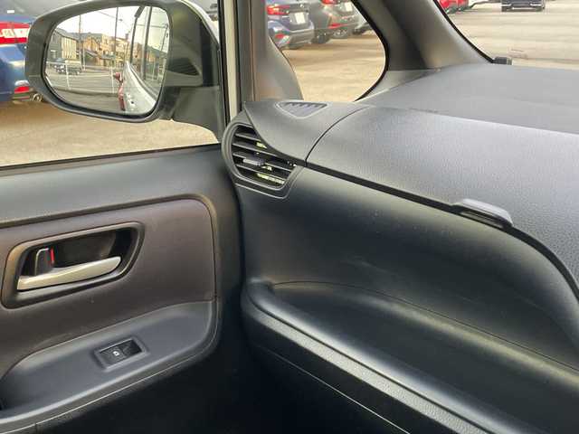 トヨタ ノア Si 石川県 2014(平26)年 11.5万km パール ４WD/社外メモリーナビ/CD/DVD/フルセグTV/バックカメラ/LEDヘッドライト/ETC/両側パワースライド/クルーズコントロール/純正アルミホイール/スマートキー/プッシュスタート/電動ミラー/フォグランプ