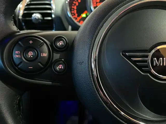 ＭＩＮＩ ＢＭＷ ミニ クラブマン クーパーS オール4 道央・札幌 2020(令2)年 3.6万km 赤 インディアンサマーレッドメタリック/PEPPERパッケージ/　・リアビューカメラ/　・PDC/　・パーキングアシストパッケージ/　・自動防眩ドアミラー/　・スルーローディングシステム/ACC/シートヒーター/純正HDDナビ/USB/Bluetooth/LEDヘッドライト/ETC