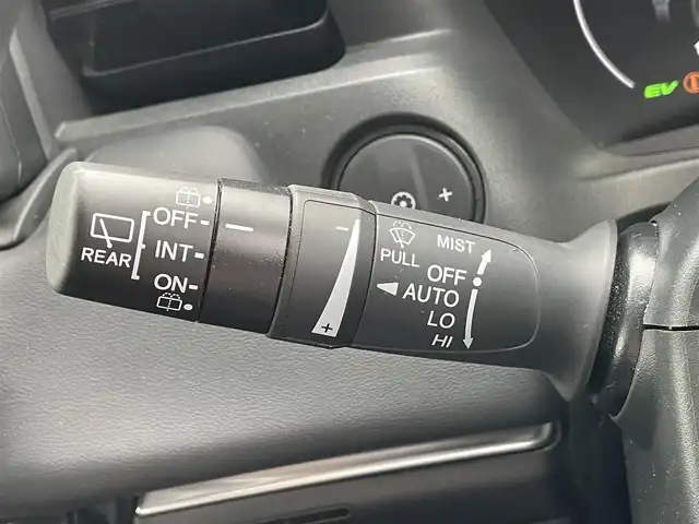 ホンダ ヴェゼル ハイブリッド e:HEV Z 滋賀県 2023(令5)年 1.9万km クリスタルブラックパール 純正９インチナビ/・CD・DVD・Bluetooth・フルセグTV/バックカメラ/ブラインドスポットモニター/ステアリングヒーター/シートヒーター/電動リアゲート/ＬＥＤヘッドライト/ダウンヒルコントロール/前後コーナーセンサー/前後ドラレコ/追従クルーズコントロール/ステアリングヒーター/オートライト/レーンキープアシスト/衝突軽減/横滑り防止/盗難防止/純正18インチAW/スマートキー