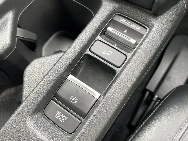 ホンダ ヴェゼル ハイブリッド e:HEV Z 滋賀県 2023(令5)年 1.9万km クリスタルブラックパール 純正９インチナビ/・CD・DVD・Bluetooth・フルセグTV/バックカメラ/ブラインドスポットモニター/ステアリングヒーター/シートヒーター/電動リアゲート/ＬＥＤヘッドライト/ダウンヒルコントロール/前後コーナーセンサー/前後ドラレコ/追従クルーズコントロール/ステアリングヒーター/オートライト/レーンキープアシスト/衝突軽減/横滑り防止/盗難防止/純正18インチAW/スマートキー