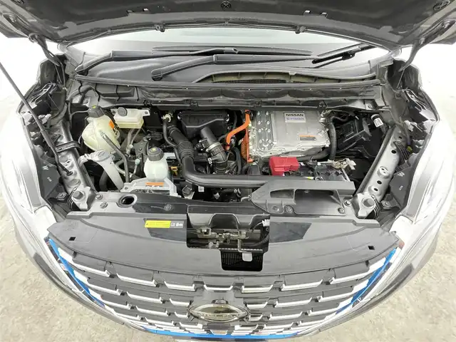 日産 セレナ e－パワー ハイウェイスター V 千葉県 2020(令2)年 6.2万km ダークメタルグレー 禁煙車/エマージェンシーブレーキ/・インテリジェントパーキングアシスト/・プロパイロット/・車線逸脱警報システム/・ブラインドスポットモニター/社外7インチディスプレイオーディオ/・型番:DDX6170BT /・CD/DVD/Bluetooth//・ビルトインETC/・アラウンドビューモニター/両側パワースライドドア/革巻きステアリング/・ステアリングスイッチ/電子パーキング/・ブレーキホールド/左右独立エアコン/純正フロアマット/純正15インチAW/オートライト/・LEDヘッドライト/・LEDフォグランプ