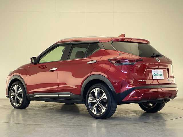 日産 キックス X ツートーンインテリアED 宮崎県 2020(令2)年 5.9万km ラディアントレッド プロパイロット/エマ―ジェンシーブレーキ/LDW(車線逸脱警報）/LDP（車線逸脱防止支援）/ふらつき警報/オートマチックハイビーム/コーナーセンサー/純正9インチSDナビ/フルセグTV/CD/DVD/Bluetooth/アラウンドビューモニター/ツートンレザーシート/シートヒーター/ハンドルヒーター/ナビ一体型ドライブレコーダー/LEDヘッドライト/純正17インチAW/ビルトインETC/スマートキー×2