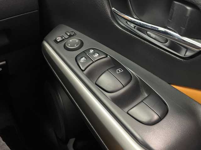 日産 キックス X ツートーンインテリアED 宮崎県 2020(令2)年 5.9万km ラディアントレッド プロパイロット/エマ―ジェンシーブレーキ/LDW(車線逸脱警報）/LDP（車線逸脱防止支援）/ふらつき警報/オートマチックハイビーム/コーナーセンサー/純正9インチSDナビ/フルセグTV/CD/DVD/Bluetooth/アラウンドビューモニター/ツートンレザーシート/シートヒーター/ハンドルヒーター/ナビ一体型ドライブレコーダー/LEDヘッドライト/純正17インチAW/ビルトインETC/スマートキー×2