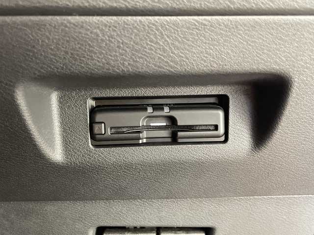 日産 キックス X ツートーンインテリアED 宮崎県 2020(令2)年 5.9万km ラディアントレッド プロパイロット/エマ―ジェンシーブレーキ/LDW(車線逸脱警報）/LDP（車線逸脱防止支援）/ふらつき警報/オートマチックハイビーム/コーナーセンサー/純正9インチSDナビ/フルセグTV/CD/DVD/Bluetooth/アラウンドビューモニター/ツートンレザーシート/シートヒーター/ハンドルヒーター/ナビ一体型ドライブレコーダー/LEDヘッドライト/純正17インチAW/ビルトインETC/スマートキー×2