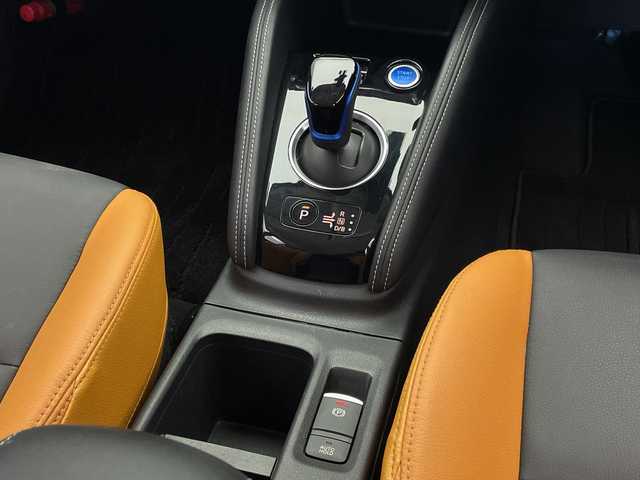 日産 キックス X ツートーンインテリアED 宮崎県 2020(令2)年 5.9万km ラディアントレッド プロパイロット/エマ―ジェンシーブレーキ/LDW(車線逸脱警報）/LDP（車線逸脱防止支援）/ふらつき警報/オートマチックハイビーム/コーナーセンサー/純正9インチSDナビ/フルセグTV/CD/DVD/Bluetooth/アラウンドビューモニター/ツートンレザーシート/シートヒーター/ハンドルヒーター/ナビ一体型ドライブレコーダー/LEDヘッドライト/純正17インチAW/ビルトインETC/スマートキー×2