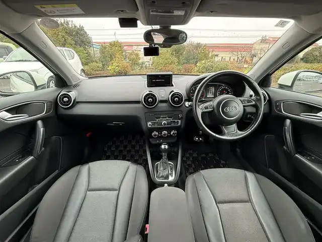 アウディ Ａ１ 1．4TFSI 千葉県 2011(平23)年 7.4万km アマルフィホワイト ユーザー買取車両/純正メーカーナビ/・テレビ/BT/DVD/CD/USB/ETC/OZレーシング16インチホイール/オートライト/フォグライト/スマートキー/プッシュスタート/純正フロアマット/ステアリングスイッチ