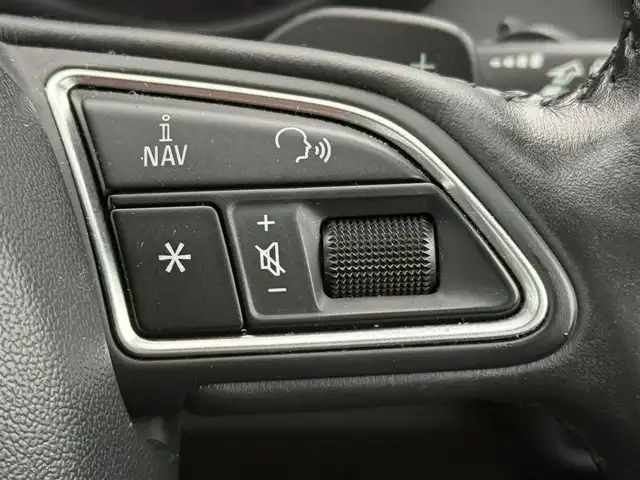 アウディ Ａ１ 1．4TFSI 千葉県 2011(平23)年 7.4万km アマルフィホワイト ユーザー買取車両/純正メーカーナビ/・テレビ/BT/DVD/CD/USB/ETC/OZレーシング16インチホイール/オートライト/フォグライト/スマートキー/プッシュスタート/純正フロアマット/ステアリングスイッチ