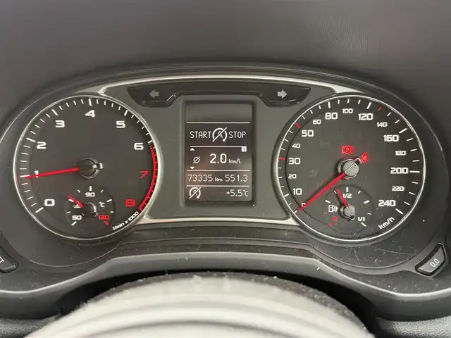アウディ Ａ１ 1．4TFSI 千葉県 2011(平23)年 7.4万km アマルフィホワイト ユーザー買取車両/純正メーカーナビ/・テレビ/BT/DVD/CD/USB/ETC/OZレーシング16インチホイール/オートライト/フォグライト/スマートキー/プッシュスタート/純正フロアマット/ステアリングスイッチ