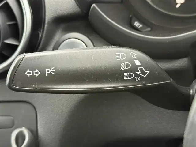 アウディ Ａ１ 1．4TFSI 千葉県 2011(平23)年 7.4万km アマルフィホワイト ユーザー買取車両/純正メーカーナビ/・テレビ/BT/DVD/CD/USB/ETC/OZレーシング16インチホイール/オートライト/フォグライト/スマートキー/プッシュスタート/純正フロアマット/ステアリングスイッチ