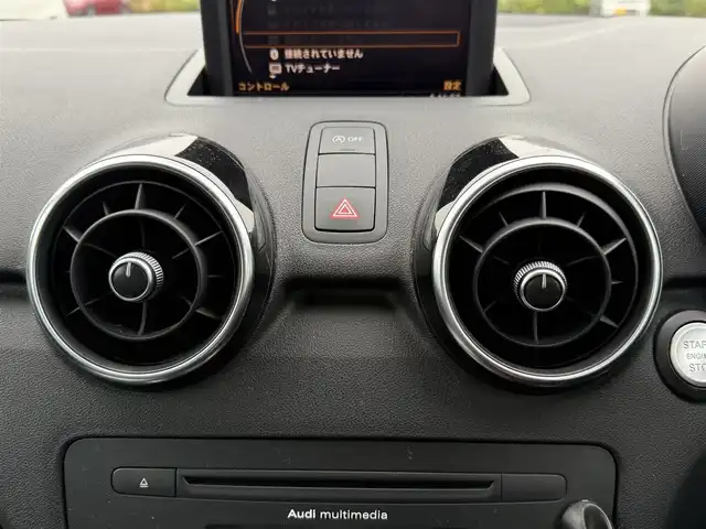 アウディ Ａ１ 1．4TFSI 千葉県 2011(平23)年 7.4万km アマルフィホワイト ユーザー買取車両/純正メーカーナビ/・テレビ/BT/DVD/CD/USB/ETC/OZレーシング16インチホイール/オートライト/フォグライト/スマートキー/プッシュスタート/純正フロアマット/ステアリングスイッチ