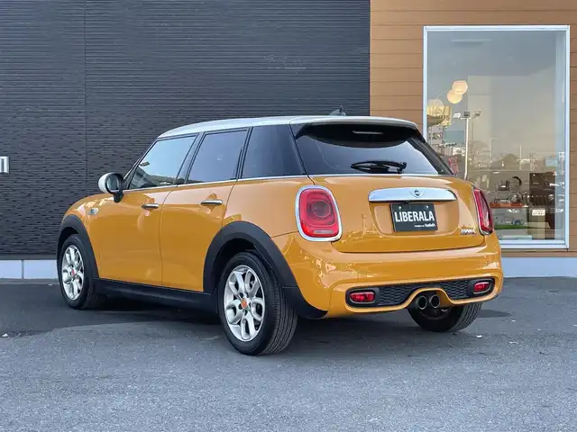 ＭＩＮＩ ミニ クーパー S 栃木県 2016(平28)年 2.1万km ボルカニックオレンジ アンビエントライト/オートライト/HDDナビ/社外フルセグテレビ/バックカメラ/アイドリングストップ/プッシュスタート/ETC