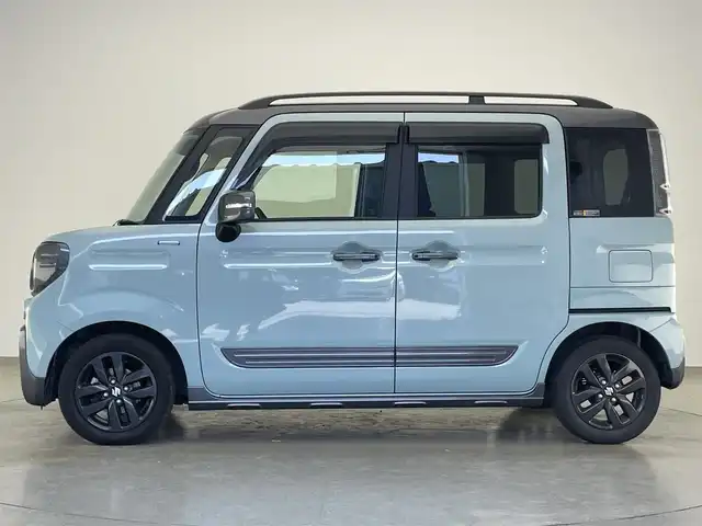 スズキ スペーシア ギア HYBRID XZターボ 愛知県 2022(令4)年 4.8万km オフブルーメタリック/ガンメタリック2トーンルーフ 純正ディスプレイ　ＤＶＤ　Ｂｌｕｅｔｏｏｔｈ　ＵＳＢ　バックカメラ　シートヒーター　両側パワースライドドア　ＬＥＤライト　フォグ　衝突軽減　追従クルコン　デュアルカメラブレーキ　純正１４インチアルミホイール　パドルシフト　ルーフレール　リヤパーキングセンサー　リアシェード　背面テーブル　禁煙車