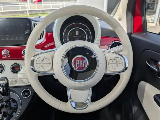 フィアット ５００ ツインエア ドルチェヴィータ 福井県 2022(令4)年 1.9万km パソドプレレッド ワンオーナー車/純正15インチAW/特殊形状ルーフ/クルーズコントロール/前後ドライブレコーダー/後方コーナーセンサー/キセノンヘッドライト/F・Rフォグ/パドルシフト/横滑り防止装置/盗難防止装置/ダブル＋サイドエアバッグ/カーテンエアバッグ/純正フロアマット
