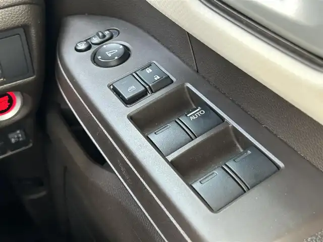 ホンダ Ｎ ＢＯＸ L 愛知県 2022(令4)年 3.8万km ブリティッシュグリーンP 純ギャザーズSDナビ/バックカメラ/左パワースライドドア/スマートキー/ドライブレコーダー/レーダークルーズコントロール/ホンダセンシング/リアシートバックテーブル/新車保証書/取説