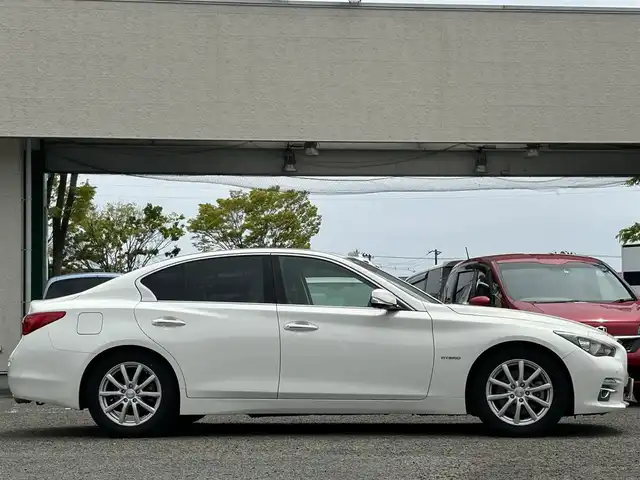 日産 スカイライン ハイブリッド 350GT Type P 宮城県 2014(平26)年 12.3万km クリスタルホワイトパール サンルーフ/インテリジェントクルーズシステム/シートヒーター/ドラレコ/360度カメラ/バックモニター/パワーシート/純正ナビ（AM/FM/DVD/USB/BT/TV）/横ずれ防止/パーソナルドライビングポジションメモリー/サマータイヤ純正225/55RF17