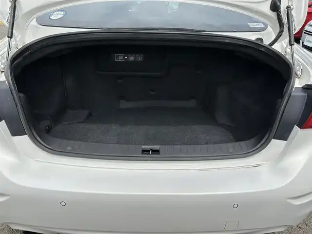 日産 スカイライン ハイブリッド 350GT Type P 宮城県 2014(平26)年 12.3万km クリスタルホワイトパール サンルーフ/インテリジェントクルーズシステム/シートヒーター/ドラレコ/360度カメラ/バックモニター/パワーシート/純正ナビ（AM/FM/DVD/USB/BT/TV）/横ずれ防止/パーソナルドライビングポジションメモリー/サマータイヤ純正225/55RF17