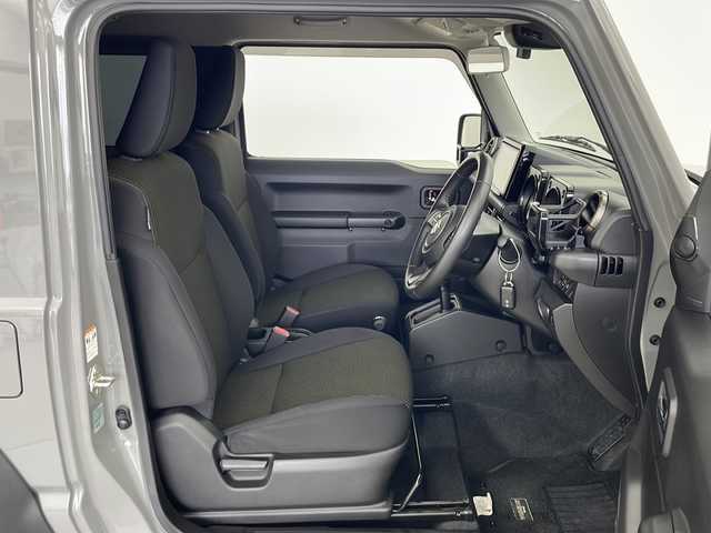 スズキ ジムニー シエラ JC 秋田県 2022(令4)年 1.1万km ミディアムグレー 4WD/9インチ社外ナビ(CD DVD SD BT フルセグ)/バックカメラ/クルーズコントロール/レーンキープアシスト/軽減衝突システム/25mmインチアップ/ロッソモデロリアマフラー/BFGoodrich/前席シートヒーター/ETC/LEDヘッドライト/LEDウィンカー/ドライブレコーダー/プッシュスタート/スマートキー/純正フロアマット/電動格納ミラー/ヘッドライトウォッシャー