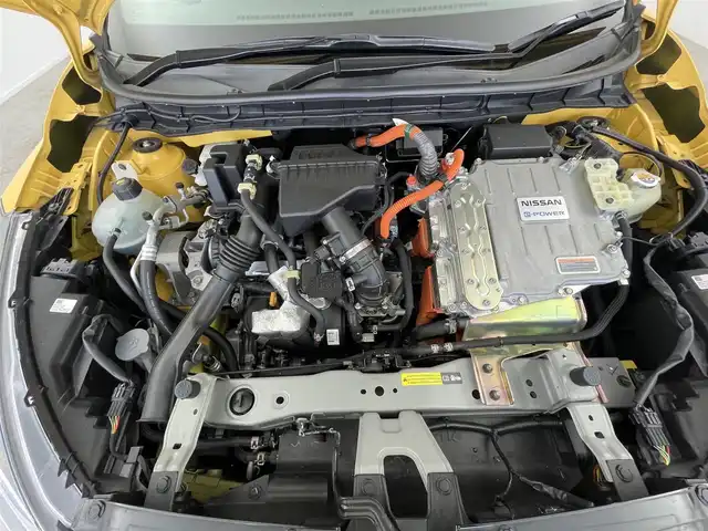 日産 キックス X 大分県 2021(令3)年 6.5万km サンライトイエロー 純正9型ナビ/フルセグ/DVD/Bluetooth/アラウンドビューカメラ/プロパイロット/ビルトインETC/カーテンエアバッグ/前後ドライブレコーダー/前席シートヒーター/オートLEDライト/純正17インチAW/スマートキーx2
