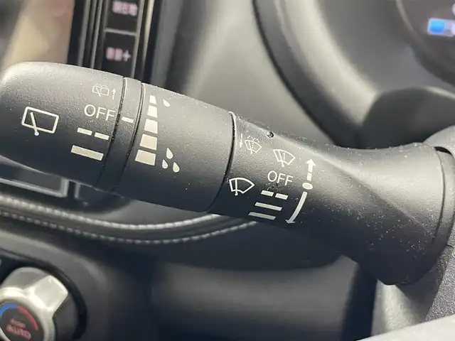 日産 キックス X 大分県 2021(令3)年 6.5万km サンライトイエロー 純正9型ナビ/フルセグ/DVD/Bluetooth/アラウンドビューカメラ/プロパイロット/ビルトインETC/カーテンエアバッグ/前後ドライブレコーダー/前席シートヒーター/オートLEDライト/純正17インチAW/スマートキーx2