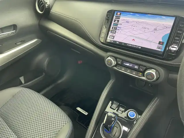 日産 キックス X 大分県 2021(令3)年 6.5万km サンライトイエロー 純正9型ナビ/フルセグ/DVD/Bluetooth/アラウンドビューカメラ/プロパイロット/ビルトインETC/カーテンエアバッグ/前後ドライブレコーダー/前席シートヒーター/オートLEDライト/純正17インチAW/スマートキーx2