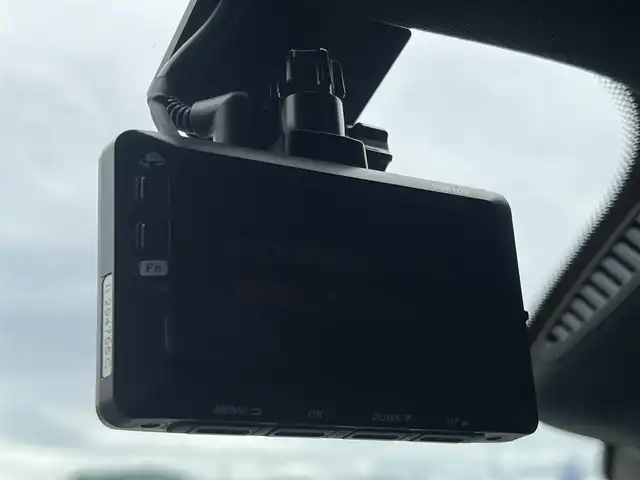 メルセデス・ベンツ Ｅ２００ クーペ スポーツ 静岡県 2019(令1)年 4.9万km ダイヤモンドホワイト レザーパッケージ/・本革シート/・パノラミックスライディングルーフ/・Burmesterサラウンドサウンドシステム/・エアバランスパッケージ/・レザーARTICOダッシュボード/・メモリー付パワーシート /・電動ランバーサポート/・電動チルト＆テレスコピックステアリング/・マルチビームLEDヘッドライト/・アダプティブハイビームアシスト・プラス/・イージーエントリー/レーダーセーフティパッケージ/・アクティブディスタンスアシスト・ディストロニック/・アクティブステアリングアシスト/・アクティブレーンチェンジングアシスト/・アクティブエマージェンシーストップアシスト/・PRE-SAFE/・アクティブブレーキアシスト/・PRE-SAFEサウンド/・緊急回避補助システム/・渋滞時緊急ブレーキ機能/・アクティブブラインドスポットアシスト/・アクティブレーンキーピングアシスト/・PRE-SAFEプラス/・トラフィックサインアシスト/COMANDシステム/(Bluetooth/CarPlay/フルセグ)/360°カメラ/アダプティブクルーズコントロール/シートヒーター/アンビエントライト/キーレスゴー/ETC/ドライブレコーダー/純正19AW/フロアマット