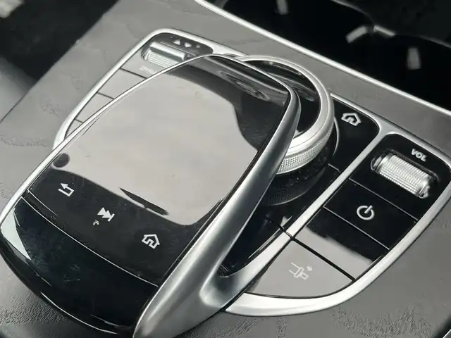 メルセデス・ベンツ Ｅ２００ クーペ スポーツ 静岡県 2019(令1)年 4.9万km ダイヤモンドホワイト レザーパッケージ/・本革シート/・パノラミックスライディングルーフ/・Burmesterサラウンドサウンドシステム/・エアバランスパッケージ/・レザーARTICOダッシュボード/・メモリー付パワーシート /・電動ランバーサポート/・電動チルト＆テレスコピックステアリング/・マルチビームLEDヘッドライト/・アダプティブハイビームアシスト・プラス/・イージーエントリー/レーダーセーフティパッケージ/・アクティブディスタンスアシスト・ディストロニック/・アクティブステアリングアシスト/・アクティブレーンチェンジングアシスト/・アクティブエマージェンシーストップアシスト/・PRE-SAFE/・アクティブブレーキアシスト/・PRE-SAFEサウンド/・緊急回避補助システム/・渋滞時緊急ブレーキ機能/・アクティブブラインドスポットアシスト/・アクティブレーンキーピングアシスト/・PRE-SAFEプラス/・トラフィックサインアシスト/COMANDシステム/(Bluetooth/CarPlay/フルセグ)/360°カメラ/アダプティブクルーズコントロール/シートヒーター/アンビエントライト/キーレスゴー/ETC/ドライブレコーダー/純正19AW/フロアマット