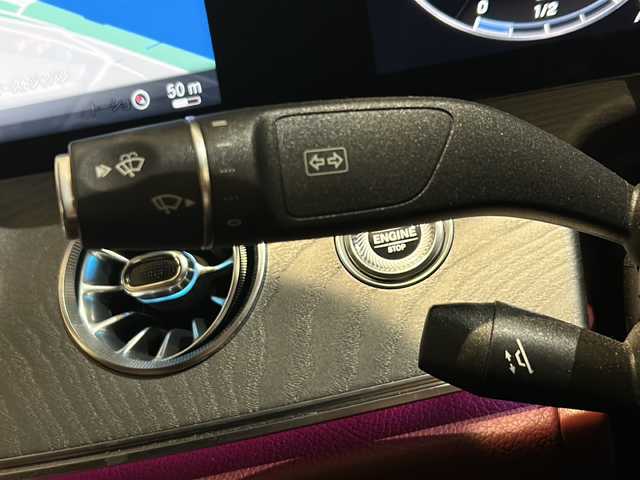メルセデス・ベンツ ＣＬＳ２２０ｄ スポーツ エクスクルーシブPKG 新潟県 2018(平30)年 3.1万km オブシディアンブラック レーダーセーフティパッケージ/・アクティブディスタンスアシストディストロニック/・アクティブステアリングアシスト/・アクティブレーンチェンジアシスト/・アクティブエマージェンシーストップアシスト/・PRE-SAFE/・アクティブブレーキアシスト/・PRE-SAFEインパルスサイド/・PRE-SAFEサウンド/・緊急回避補助システム、渋滞時緊急ブレーキ機能/・アクティブブラインドスポットアシスト/・アクティブレーンキーピングアシスト/・PRE-SAFEプラス/・トラフィックサインアシスト/エクスクルーシブパッケージ/・ナッパレザーシート（ベンガルレッド/ブラックシート）/・シートベンチレーター/・Burmester/・エアーボディーコントロールサスペンション/COMANDシステム/・12.3インチワイドディスプレイ/・HDDナビゲーション/・フルセグTV/・AppleCarPlary/・ETC2.0/グレーアッシュウッドインテリア/レザーARTICOダッシュボード/シートヒーター/アンビエントライト/LEDコーナリングアシスト/アダプティブハイビームアシストプラス/360°カメラシステム/アクティブパーキングアシスト