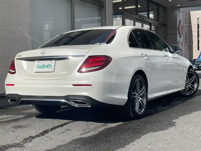 メルセデス・ベンツ Ｅ２００ アバンギャルド スポーツ 大阪府 2018(平30)年 3.2万km ダイヤモンドホワイト 純正１２インチナビ/（フルセグ／ＢＴ／ＡｐｐｌｅＣａｒＰｌａｙ）/Ｂｕｒｍｅｓｔｅｒサウンドシステム/レーダークルーズコントロール/パドルシフト/全方位モニター/ブラインドスポットモニター/衝突軽減システム/コーナーセンサー/レーンキープアシスト/電動リアゲート/ブラックレザーシート/前席パワーシート/前席メモリーシート/全席シートヒーター/純正ドライブレコーダー（前後）/ETC/純正19インチAW/保証書/取り扱い説明書