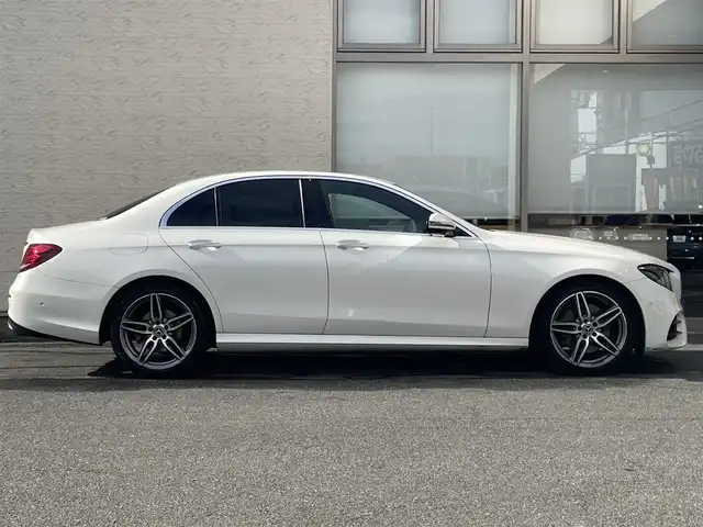 メルセデス・ベンツ Ｅ２００ アバンギャルド スポーツ 大阪府 2018(平30)年 3.2万km ダイヤモンドホワイト 純正１２インチナビ/（フルセグ／ＢＴ／ＡｐｐｌｅＣａｒＰｌａｙ）/Ｂｕｒｍｅｓｔｅｒサウンドシステム/レーダークルーズコントロール/パドルシフト/全方位モニター/ブラインドスポットモニター/衝突軽減システム/コーナーセンサー/レーンキープアシスト/電動リアゲート/ブラックレザーシート/前席パワーシート/前席メモリーシート/全席シートヒーター/純正ドライブレコーダー（前後）/ETC/純正19インチAW/保証書/取り扱い説明書
