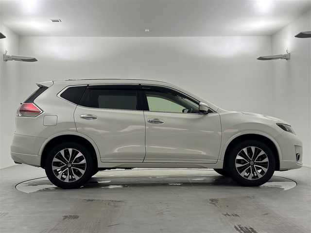 日産 エクストレイル モード・プレミア 福井県 2016(平28)年 4.9万km ブリリアントホワイトパール 純正ナビ/・BT/フルセグTV/CD/DVD/AM/FM/エマージェンシーブレーキ/全方位カメラ/バックカメラ/コーナーセンサー/横滑り防止装置/車線逸脱防止装置/アイドリングストップ/シートヒーター/ETC/オートライト/プッシュスタート/ステアリングスイッチ/純正ドアバイザー/純正フロアマット/保証書/取扱説明書