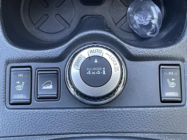 日産 エクストレイル モード・プレミア 島根県 2016(平28)年 4.9万km ブリリアントホワイトパール 純正ナビ/・BT/フルセグTV/CD/DVD/AM/FM/エマージェンシーブレーキ/全方位カメラ/バックカメラ/コーナーセンサー/横滑り防止装置/車線逸脱防止装置/アイドリングストップ/シートヒーター/ETC/オートライト/プッシュスタート/ステアリングスイッチ/純正ドアバイザー/純正フロアマット/保証書/取扱説明書