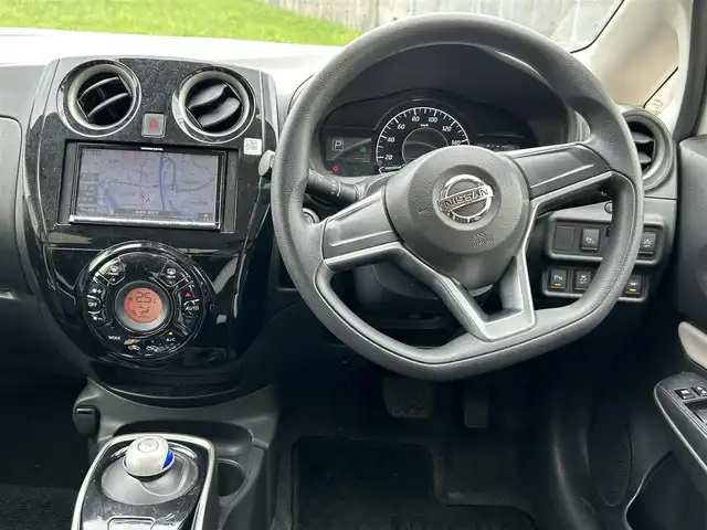日産 ノート e－パワー B 長崎県 2019(平31)年 6万km ホワイト 社外メモリナビ/(BT/ラジオ)/衝突軽減ブレーキ/レーンアシスト/コーナーセンサー/スマートキー/プッシュスタート/ETC
