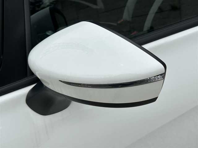 日産 ノート e－パワー B 長崎県 2019(平31)年 6万km ホワイト 社外メモリナビ/(BT/ラジオ)/衝突軽減ブレーキ/レーンアシスト/コーナーセンサー/スマートキー/プッシュスタート/ETC